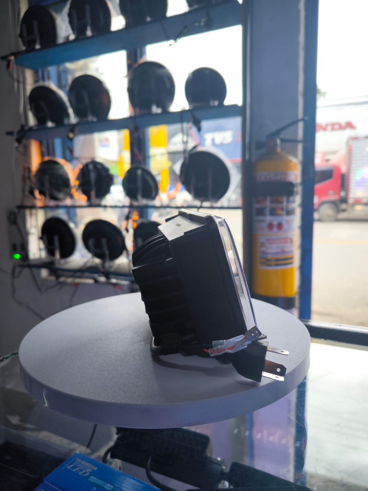 Miniatura 3 de PAR DE FAROLAS KENWORTH (TB507)